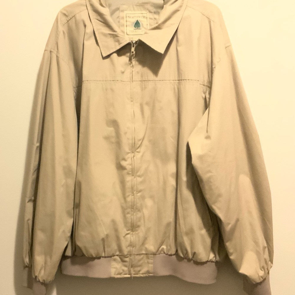 Mens light taupe Northwest Territory jacket in Large. - Picture 6 of 8